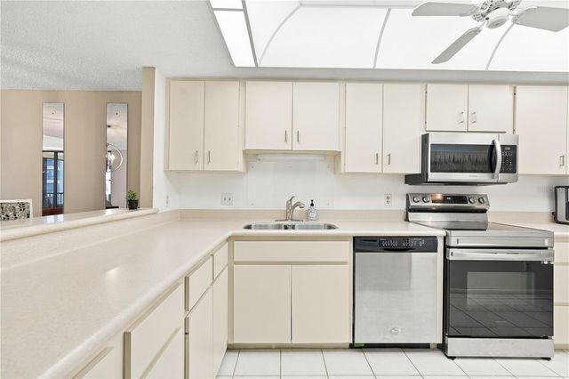 8701 MIDNIGHT PASS ROAD 304A, Sarasota, FL 34242