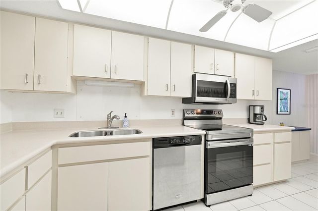 8701 MIDNIGHT PASS ROAD 304A, Sarasota, FL 34242