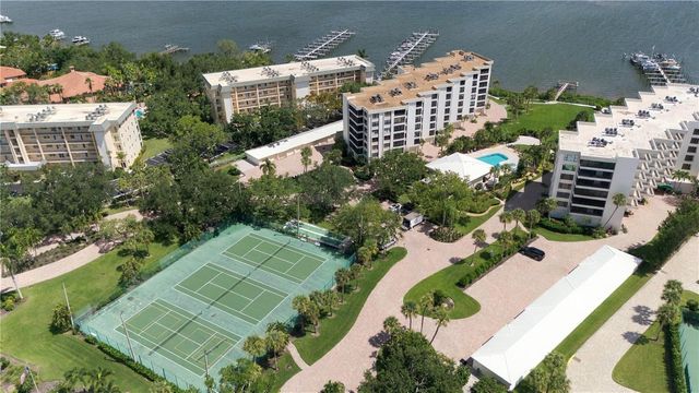 8701 MIDNIGHT PASS ROAD 304A, Sarasota, FL 34242