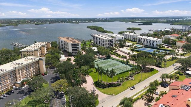 8701 MIDNIGHT PASS ROAD 304A, Sarasota, FL 34242