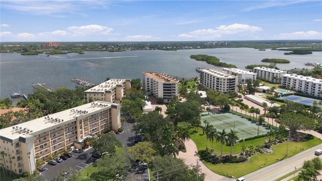 8701 MIDNIGHT PASS ROAD 304A, Sarasota, FL 34242