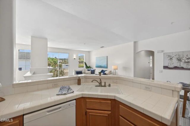 2389 N Ventura Avenue, Ventura, CA 93001