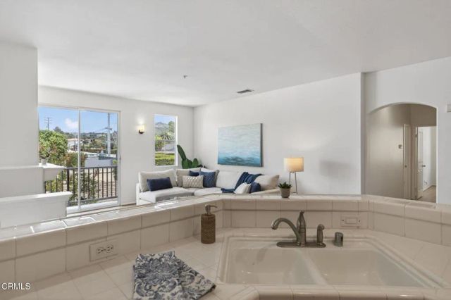 2389 N Ventura Avenue, Ventura, CA 93001