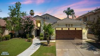 10304 Crandon Park Drive, Bakersfield, CA 93312