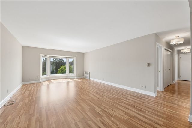 400 Ascot Drive 3E, Park Ridge, IL 60068