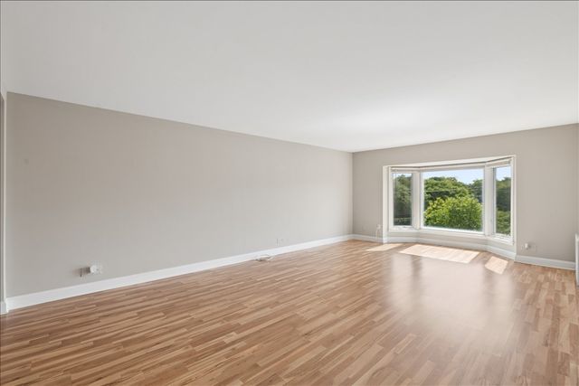 400 Ascot Drive 3E, Park Ridge, IL 60068
