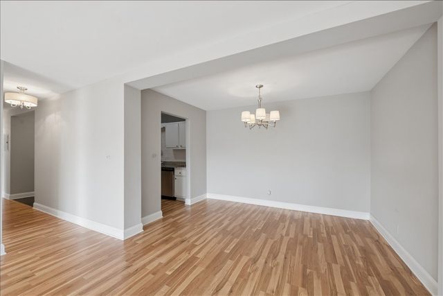 400 Ascot Drive 3E, Park Ridge, IL 60068