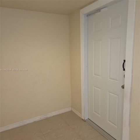 7401 SW 21st St, Miami, FL 33155