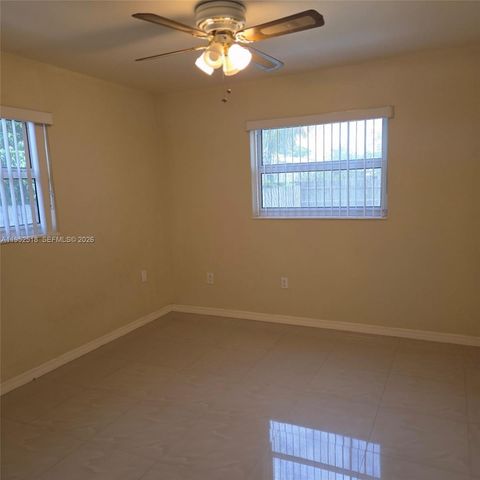 7401 SW 21st St, Miami, FL 33155