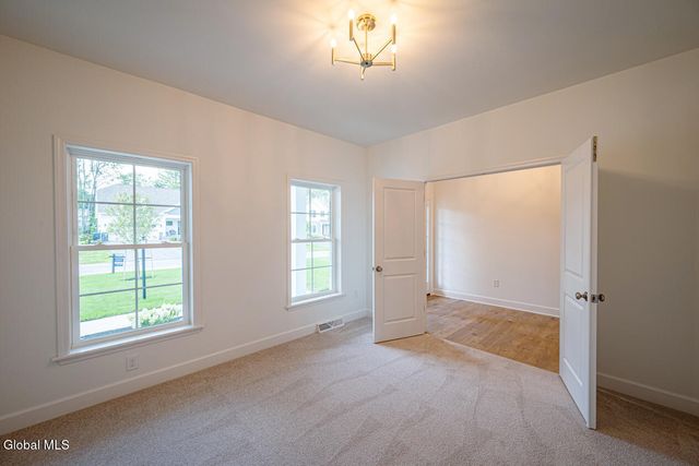 49 Heritage Way, Bethlehem, NY 12158