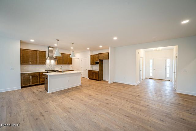 49 Heritage Way, Bethlehem, NY 12158