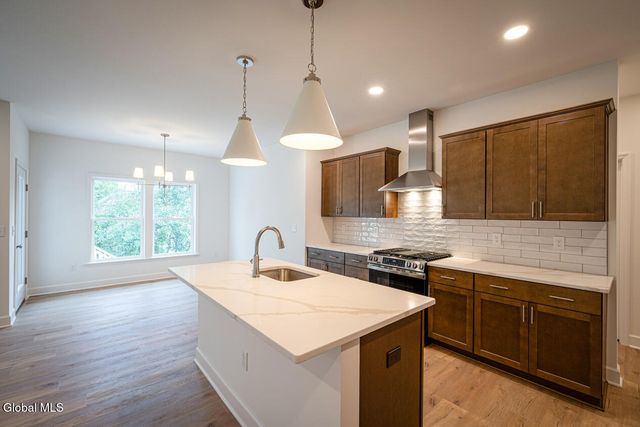 49 Heritage Way, Bethlehem, NY 12158