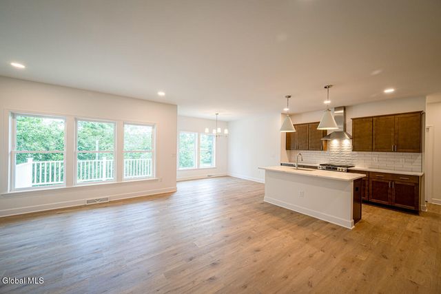 49 Heritage Way, Bethlehem, NY 12158