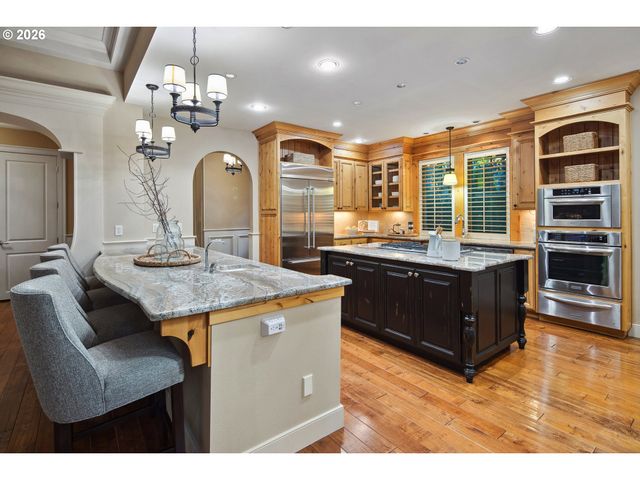 815 E Ave, Lake Oswego, OR 97034