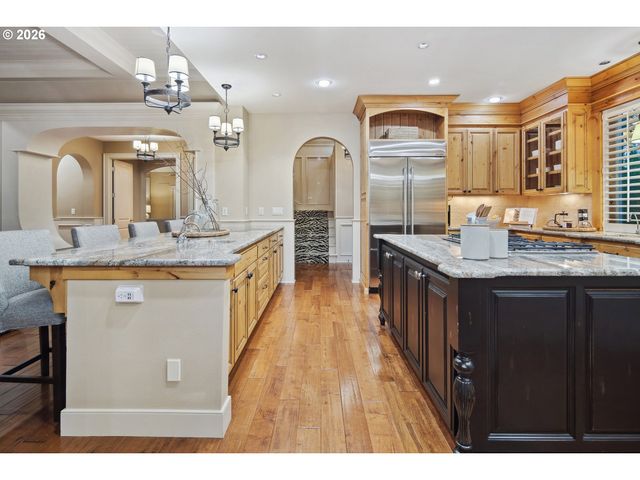 815 E Ave, Lake Oswego, OR 97034