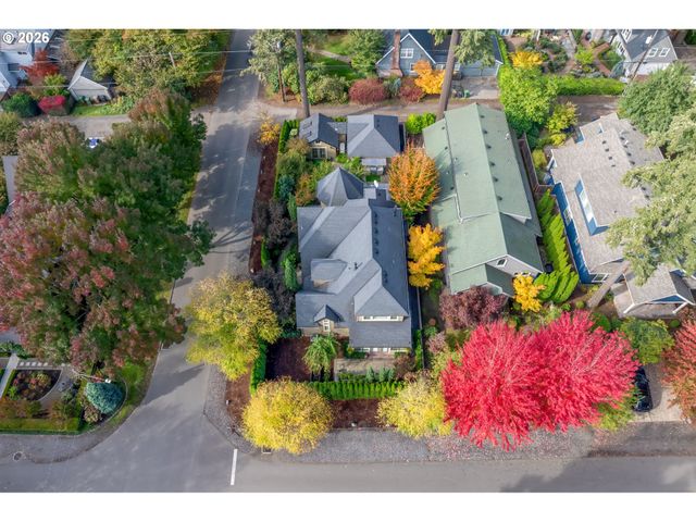 815 E Ave, Lake Oswego, OR 97034
