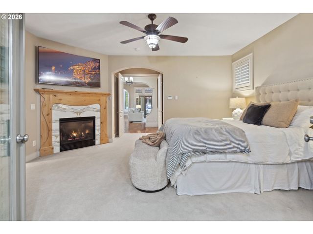 815 E Ave, Lake Oswego, OR 97034