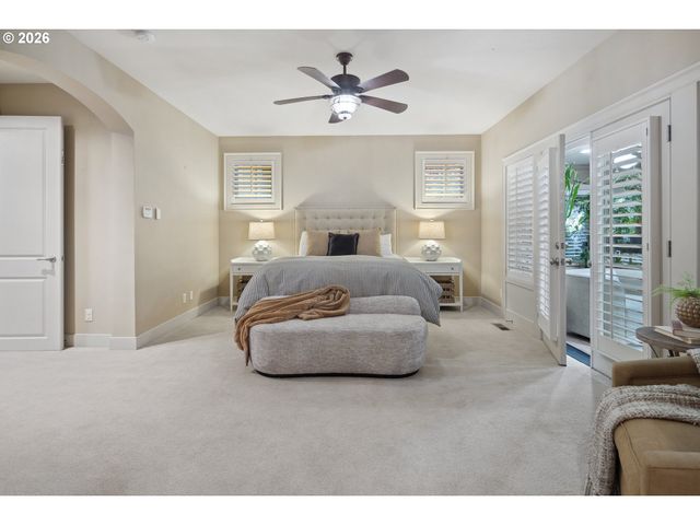 815 E Ave, Lake Oswego, OR 97034