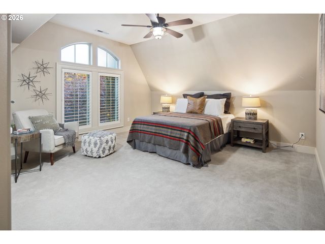 815 E Ave, Lake Oswego, OR 97034