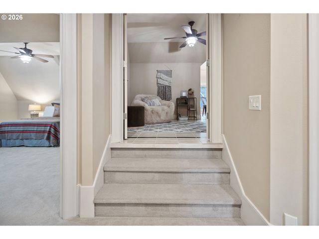 815 E Ave, Lake Oswego, OR 97034