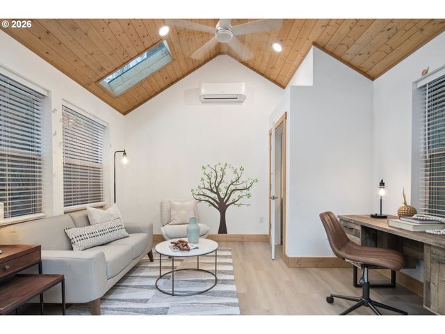 815 E Ave, Lake Oswego, OR 97034