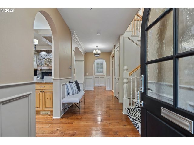 815 E Ave, Lake Oswego, OR 97034