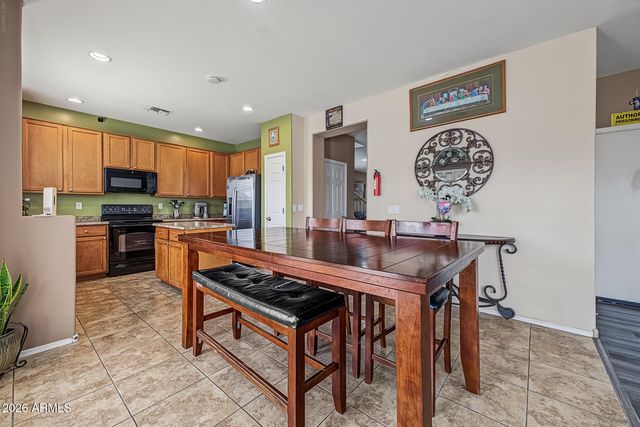 7417 W FLORENCE Avenue, Phoenix, AZ 85043