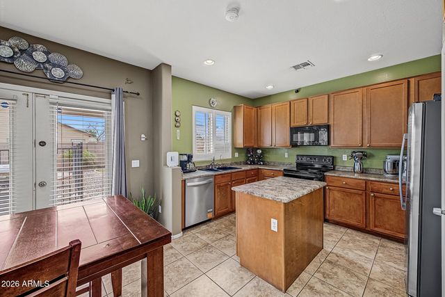 7417 W FLORENCE Avenue, Phoenix, AZ 85043