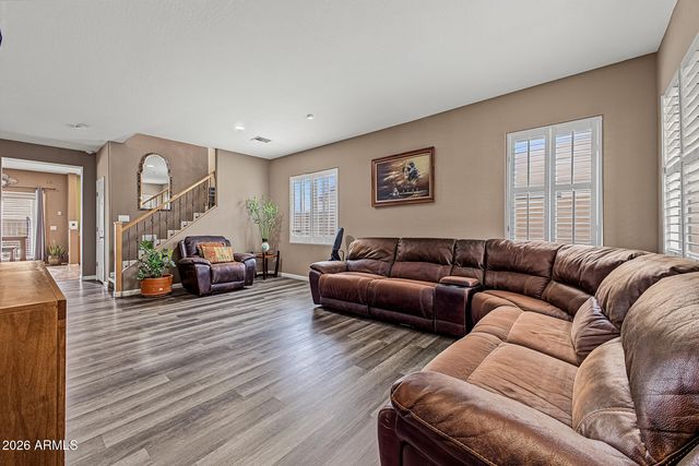 7417 W FLORENCE Avenue, Phoenix, AZ 85043
