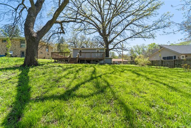 320 E Gray Street, Des Moines, IA 50315