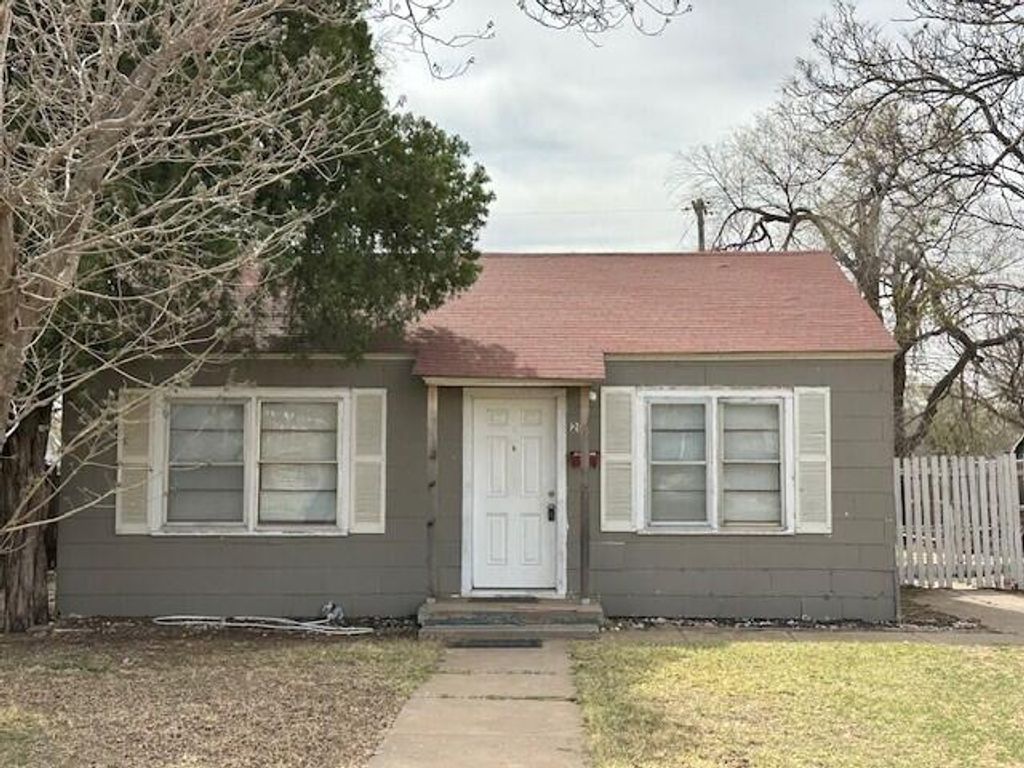 2011 38th Street, Lubbock, TX 79412