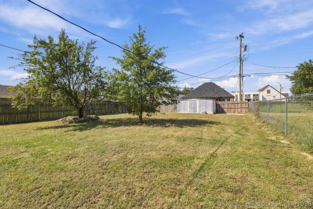 246 S 67th East Avenue, Tulsa, OK 74112