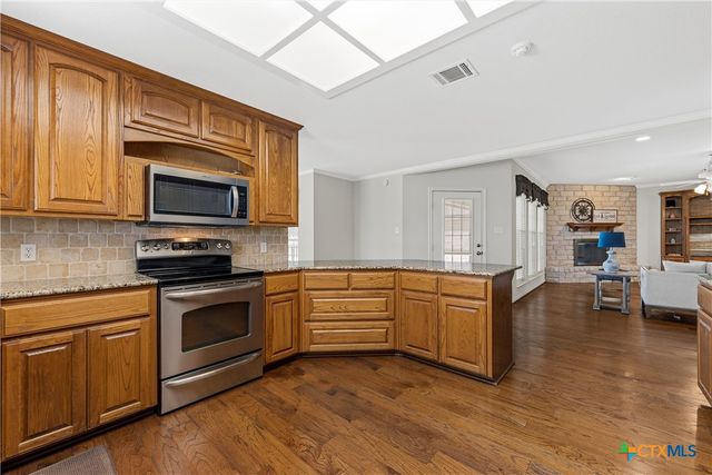 1018 Shilling Drive, Elm Mott, TX 76640