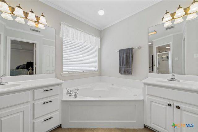 1018 Shilling Drive, Elm Mott, TX 76640