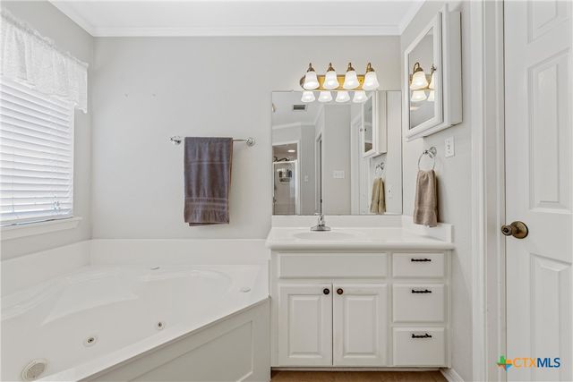 1018 Shilling Drive, Elm Mott, TX 76640