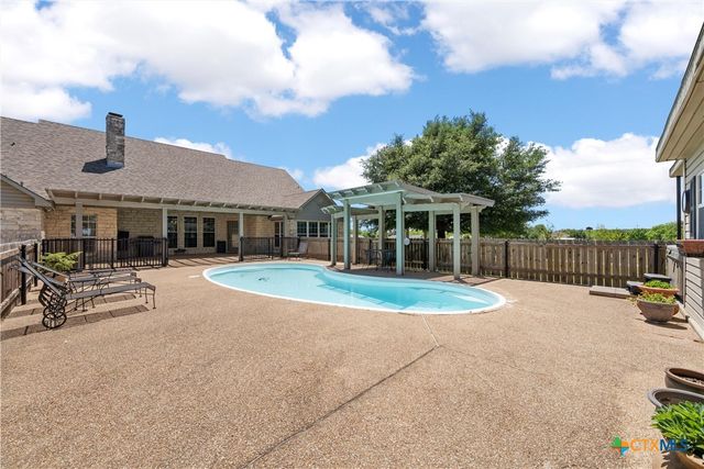 1018 Shilling Drive, Elm Mott, TX 76640