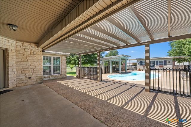 1018 Shilling Drive, Elm Mott, TX 76640