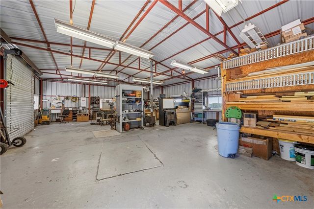 1018 Shilling Drive, Elm Mott, TX 76640