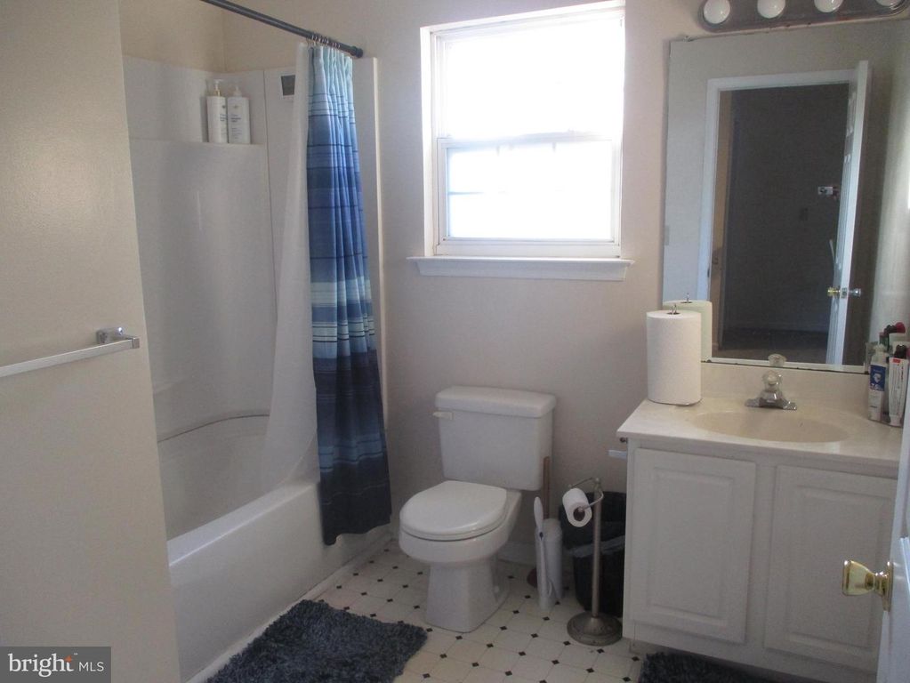 Image 13 of property listing at 94 CHESTNUT DR, Elkton, MD 21921