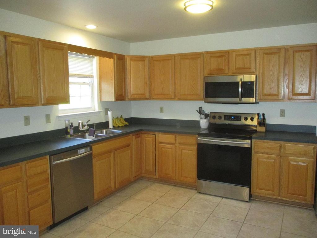 Image 2 of property listing at 94 CHESTNUT DR, Elkton, MD 21921