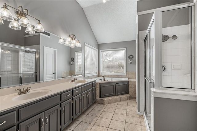 19612 W 98th Terrace, Lenexa, KS 66220