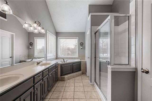 19612 W 98th Terrace, Lenexa, KS 66220