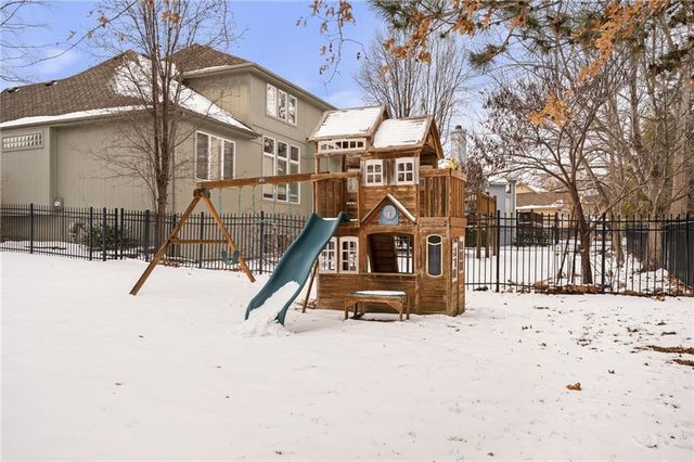 19612 W 98th Terrace, Lenexa, KS 66220