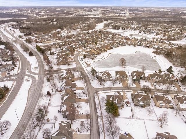 19612 W 98th Terrace, Lenexa, KS 66220