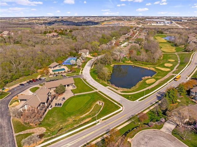 19612 W 98th Terrace, Lenexa, KS 66220