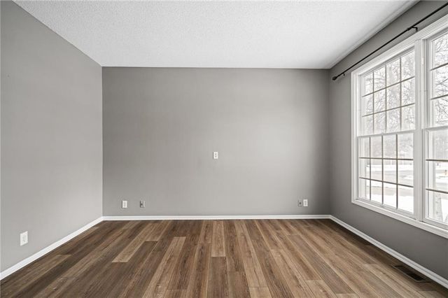 19612 W 98th Terrace, Lenexa, KS 66220