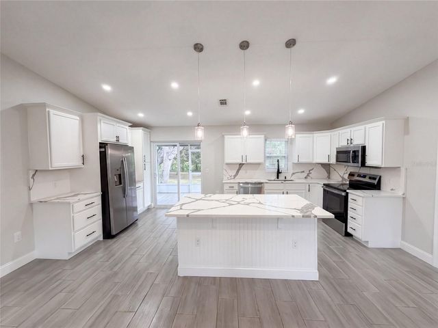 8165 RIDGE ROAD, Weeki Wachee, FL 34613