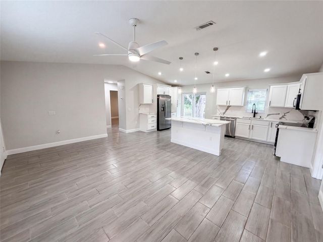 8165 RIDGE ROAD, Weeki Wachee, FL 34613