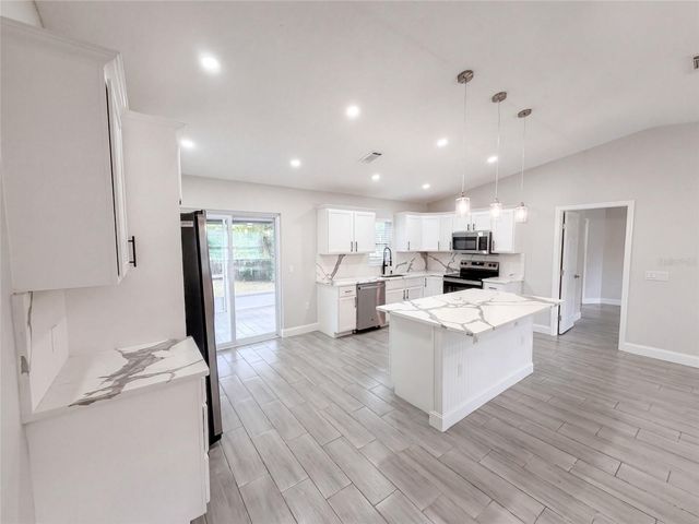 8165 RIDGE ROAD, Weeki Wachee, FL 34613