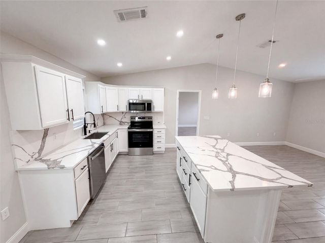 8165 RIDGE ROAD, Weeki Wachee, FL 34613